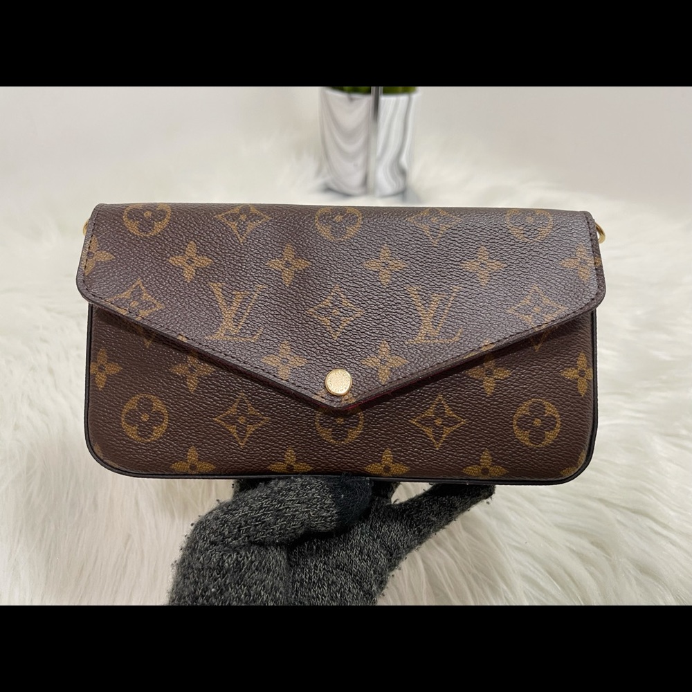 🔥SOLD 🔥Felicie Mono Pochette (No zippered) - Picture 2 of 16